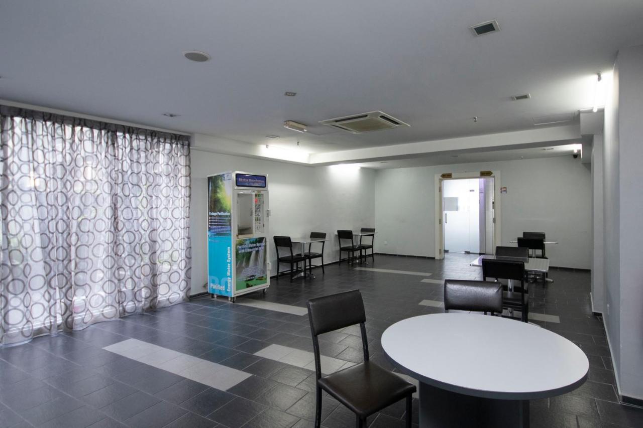 Oyo 90150 City Campus Lodge & Hotel Куала Лумпур Екстериор снимка