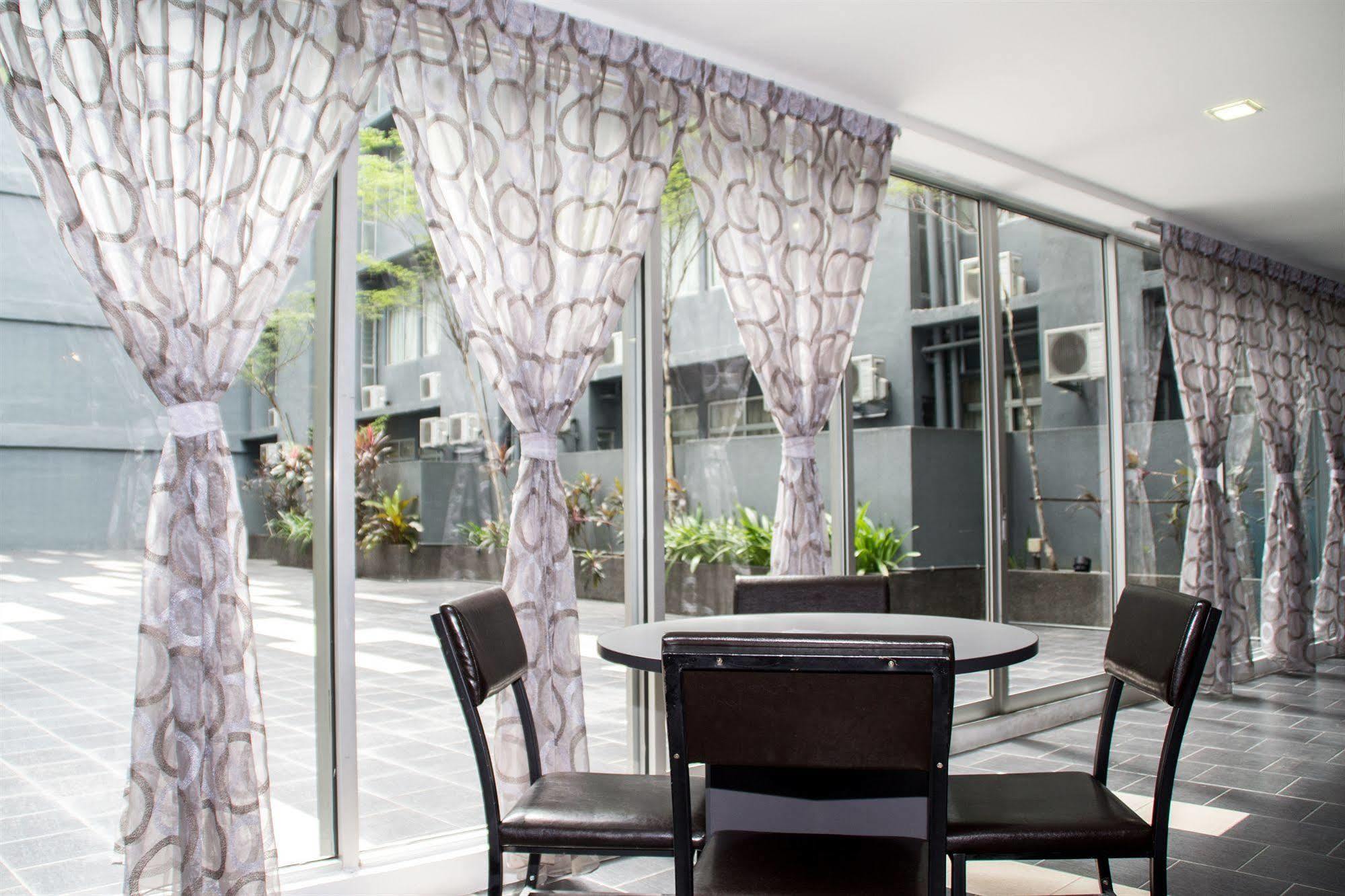 Oyo 90150 City Campus Lodge & Hotel Куала Лумпур Екстериор снимка